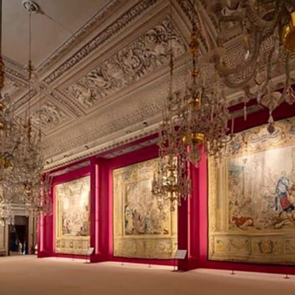 Gli arazzi originali dedicati a Cosimo I in mostra nella Sala Bianca di Palazzo Pitti